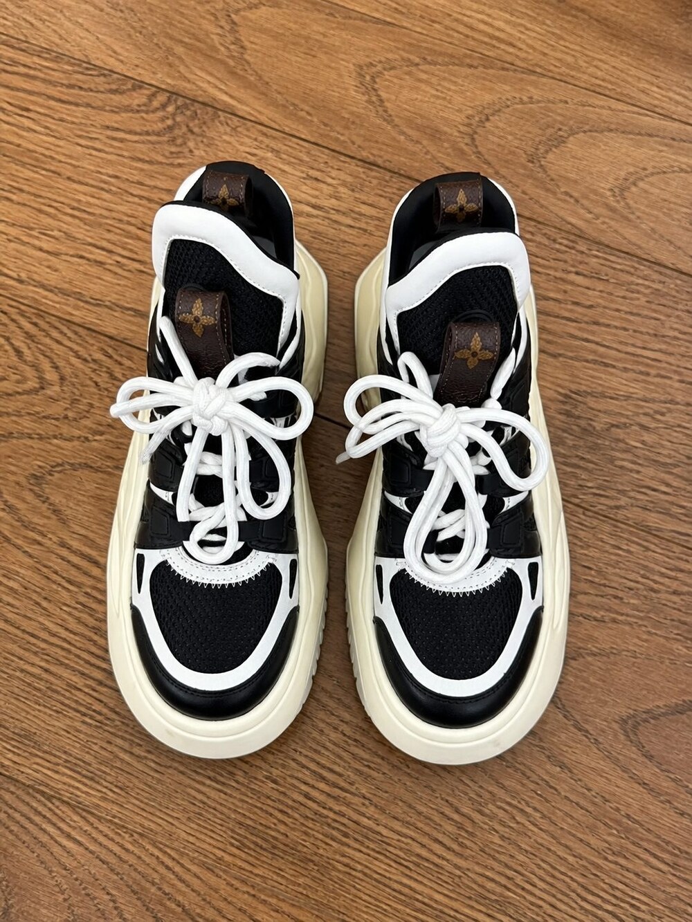 Louis Vuitton Platform Sneakers US 7 - Picture 5 of 10